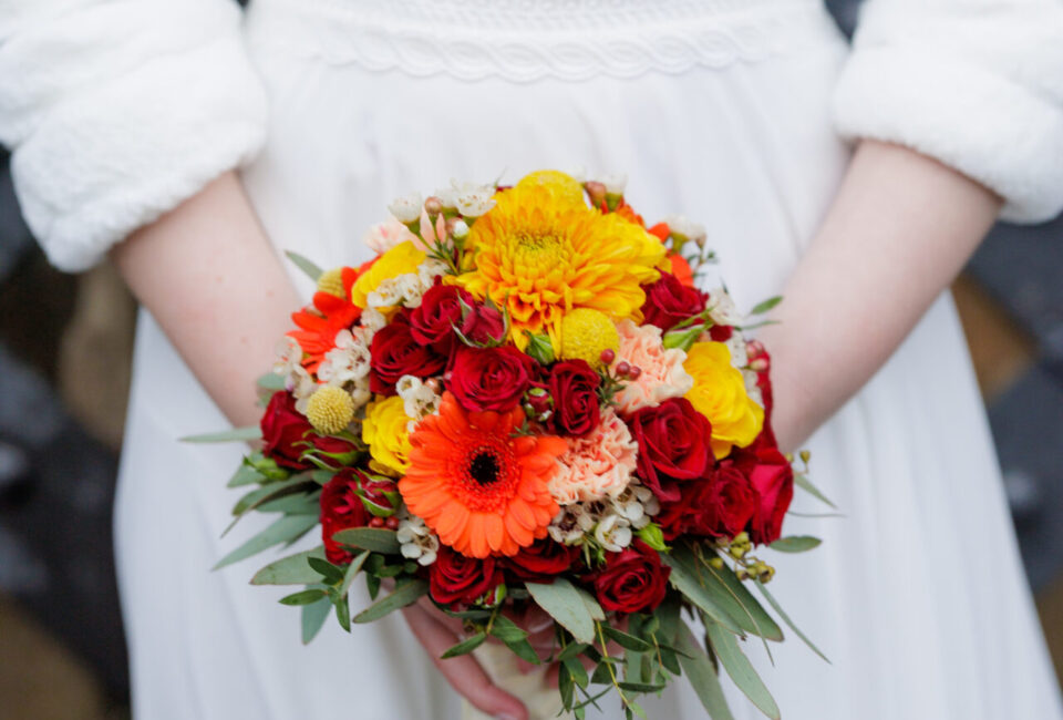 Brautstrauß mit Gerbera und Chrysanthemen