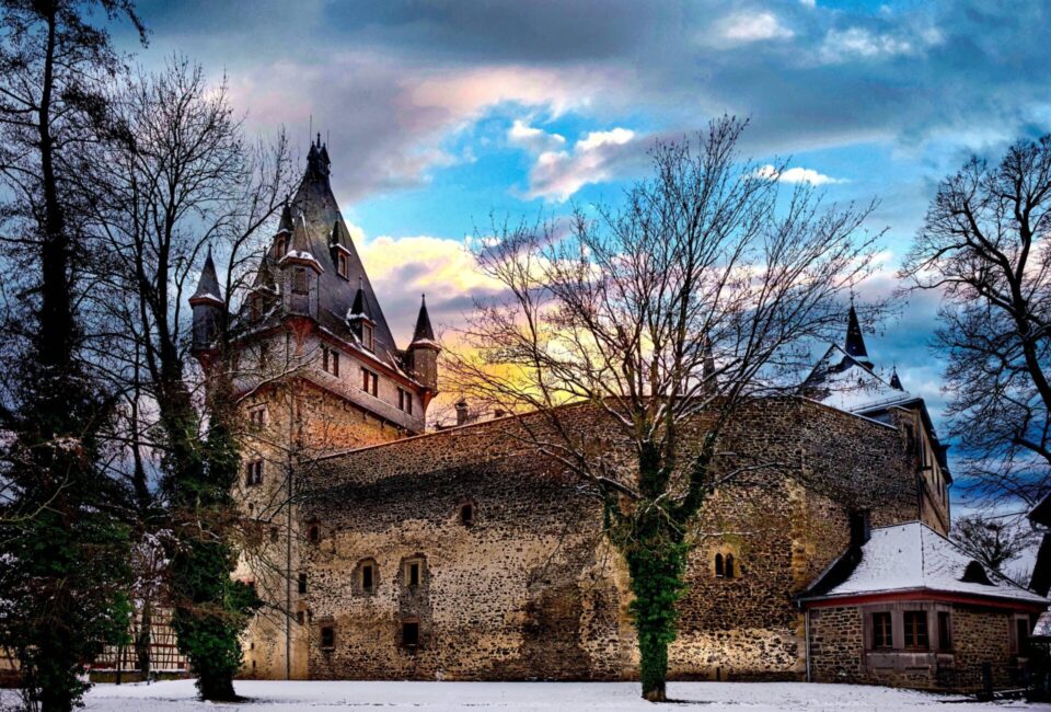 hôtel schloss romrod im Winter, aufgenommen vom Schlosspark