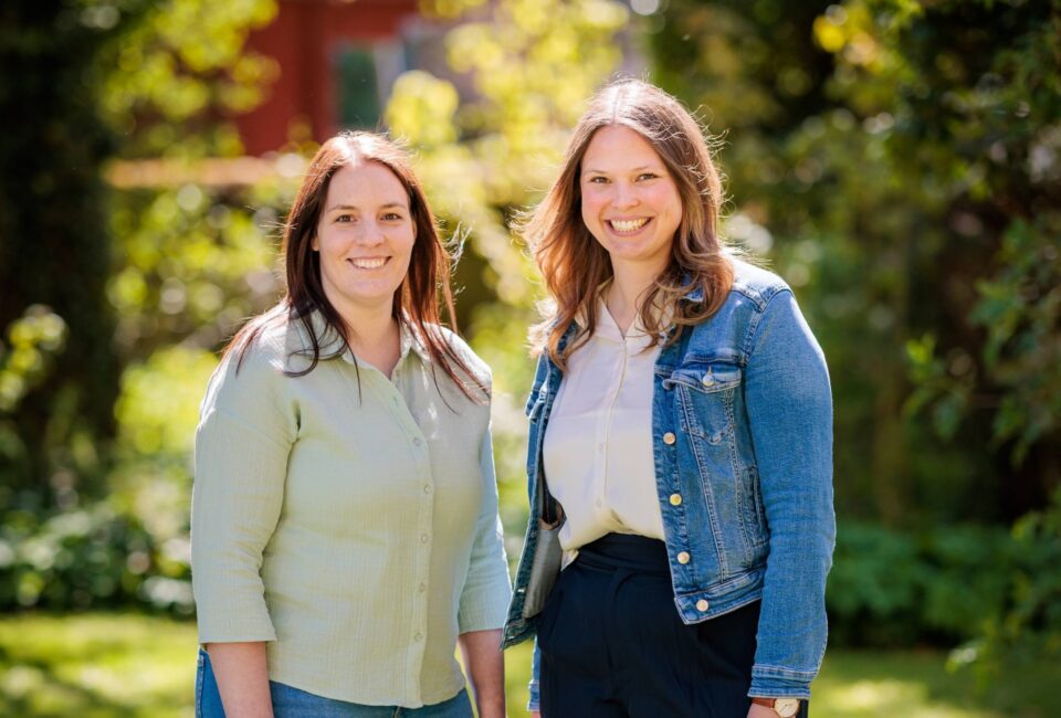 Annina und Anna Maria im Schlosspark
